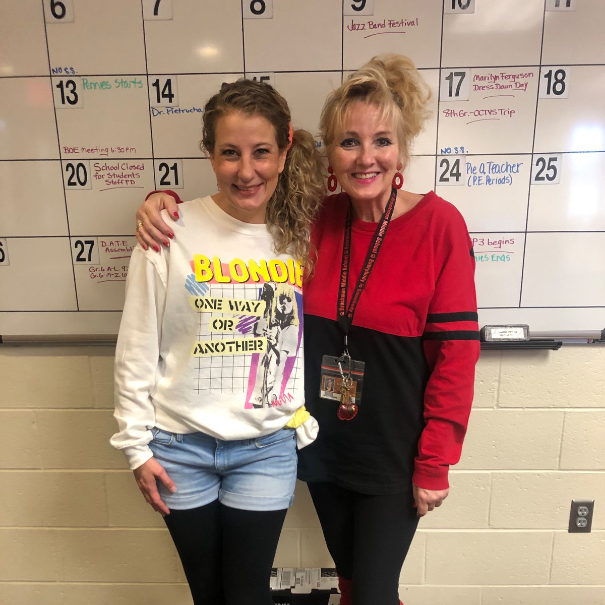 A great Principal builds character, inspires dreams, encourages creativity, builds confidence, instills a lot of learning, touches our hearts❤️and changes our lives forever. Happy Principal Appreciation Day to the Best!🐾@MrsSmithROBMS 
#principalsday