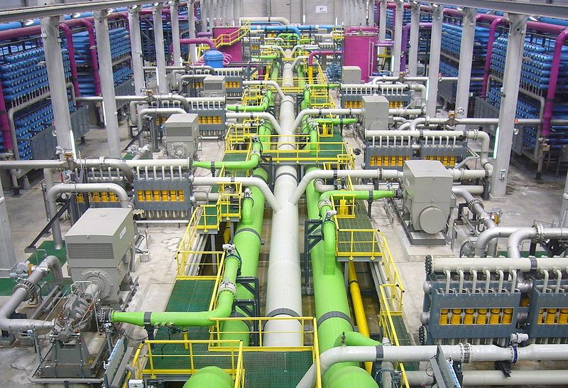 A study from Finland’s Lappeenranta Uni. of Technology states decarbonization of desalination could help achieve a levelized cost of water of €0.32-1.66 per cubic meter. Solar and storage are expected to play a decisive role. #solarenergy #solarpv #solar buff.ly/2WfH57n