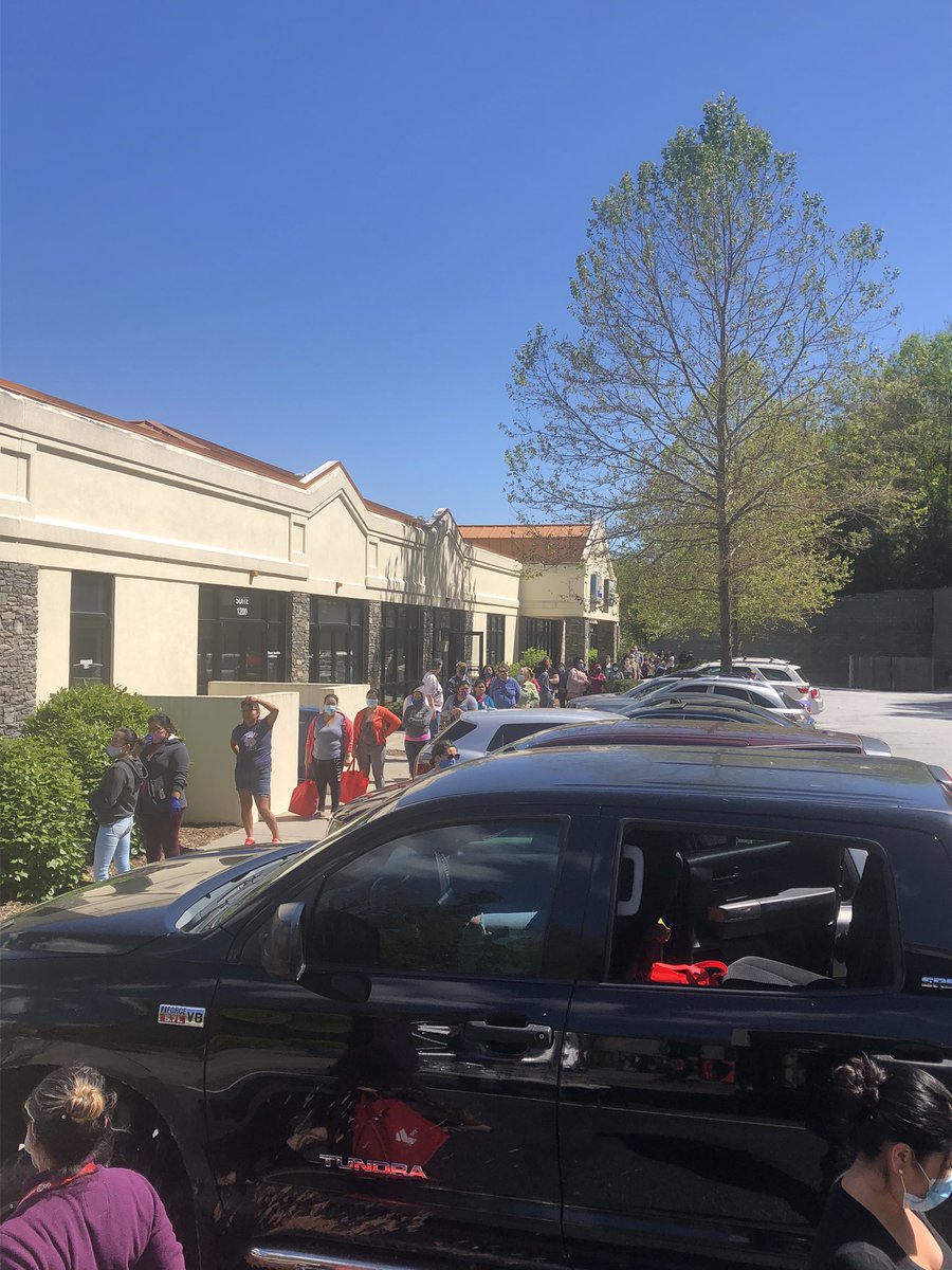 What a way to end a week. We had an all hands on deck market that served 277 families produce and over 350 meals from <a href="/wickedweedbeer/">Wicked Weed Brewing</a> at Asheville Pediatrics. Prior to #Covid our largest market was 125 families #CommunityHealth #TheYFeedKid <a href="/ymcawnc/">YMCA of Western North Carolina</a> 

Cheers 🍻 Enjoy the weekend!