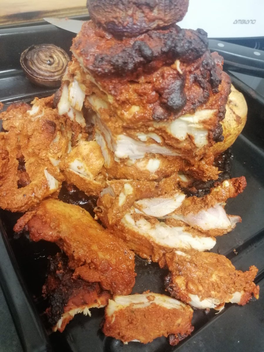 stumped4dev's tweet photo. Who needs a Friday @GermanDoner_UK when you have Devinos at home kebab. What's your rating I give myself 💯/10 😁 #lockdownfoodchallenge #chickenfix #FridayNightDinner #fridaynighttakeaway #getthebeersin
#FoodieFriday #foodietwitter #lookoutnewkebabkingonthescene #kebab https://t.co/Sj1wlOXlmG