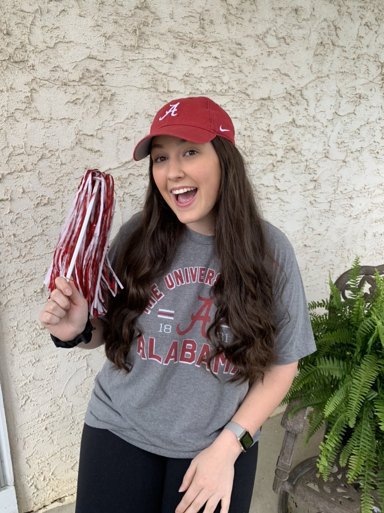 jennagervasi's tweet photo. College Signing Day!! So excited for the next 4 in Tuscaloosa!!!❤️🐘 On my way to being an Athletic Trainer!! #RollTide #TWP2020 @UA_Admissions https://t.co/KDBGRC0eKc