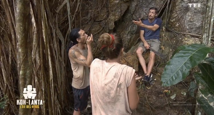 MacYous's tweet photo. Claude il convoque les aventuriers 1 par 1 dans son bureau pour s’expliquer, c’est du jamais vu #KohLanta https://t.co/pAKNk4qa37