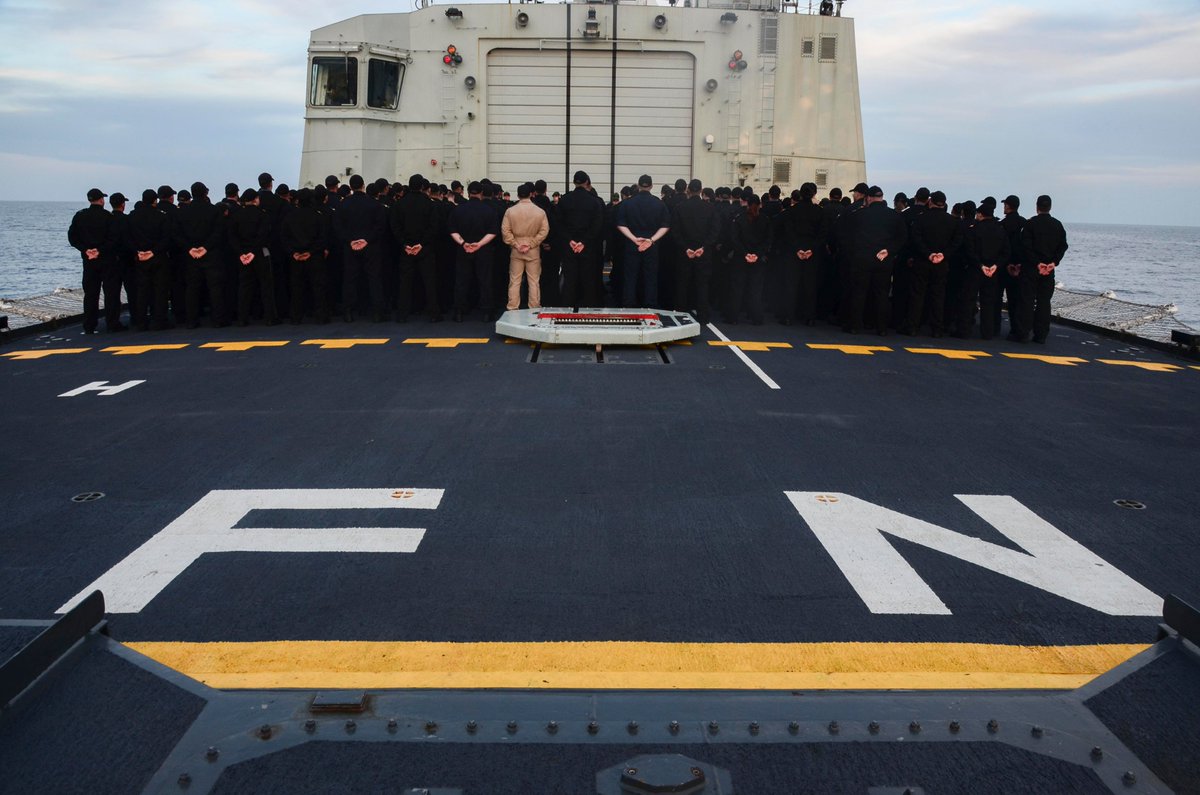 .@HMCSFredericton held a vigil at sea today, to honour their shipmates lost to Wednesday’s tragic accident. 

The Defence family grieves alongside them. 

The ship is on its way to port, where the remains of their colleagues will begin their journey home. 

#WeWillRememberThem