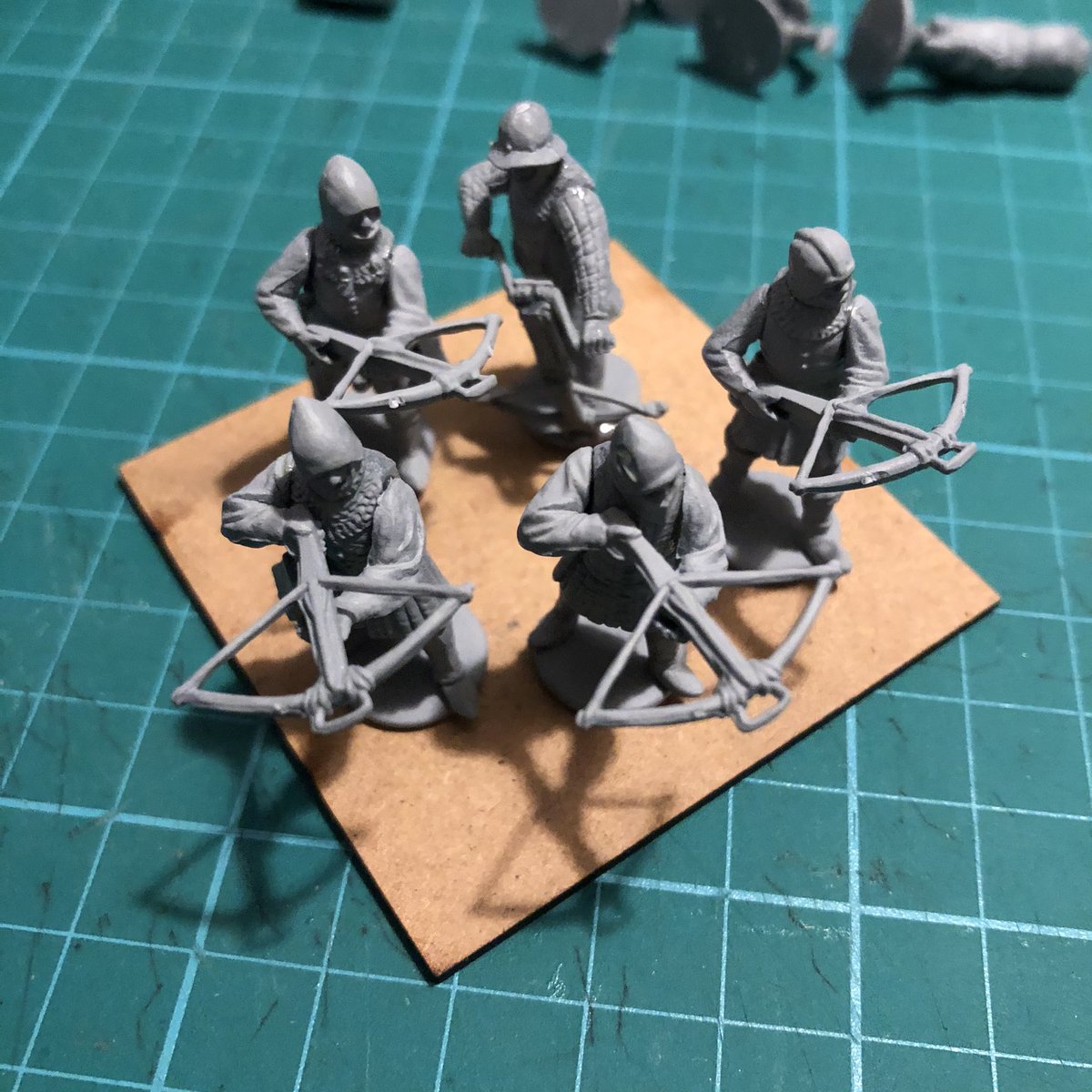 Here, for example, is the same base with just five models. There’s not really any sense they’re more spaced out, so it still works just as well.