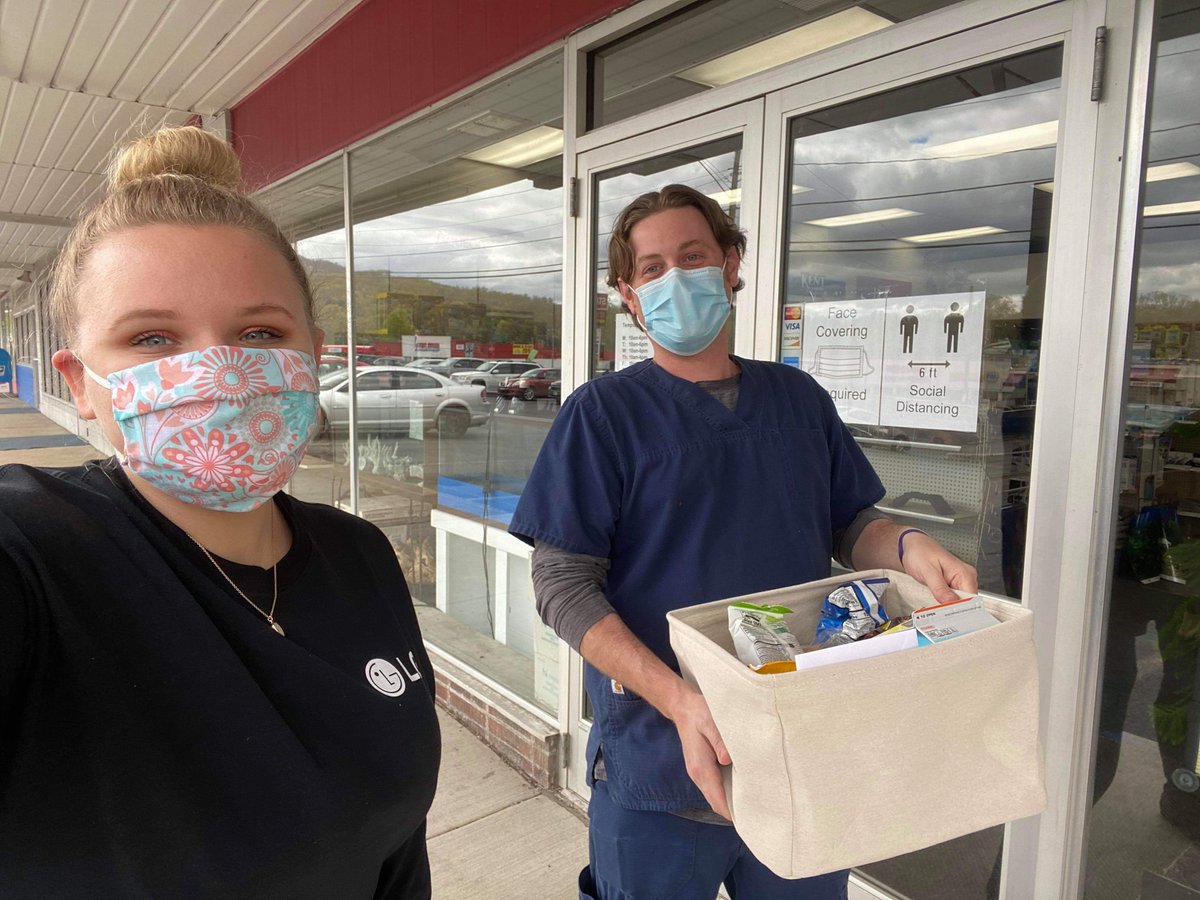 LavalePortables's tweet photo. Team Lavale showing one of our favorite local healthcare teams just how much they mean to us! Thanks to @DomDavis_ we got to set them up with the SWEETEST care package filled w/ all the goods! 
------
Stay safe, stay healthy! 👨‍⚕️👩‍⚕️

#ourheroeswearscrubs @fox_daniel25 @DViechnicki https://t.co/mhQqVA1cMX