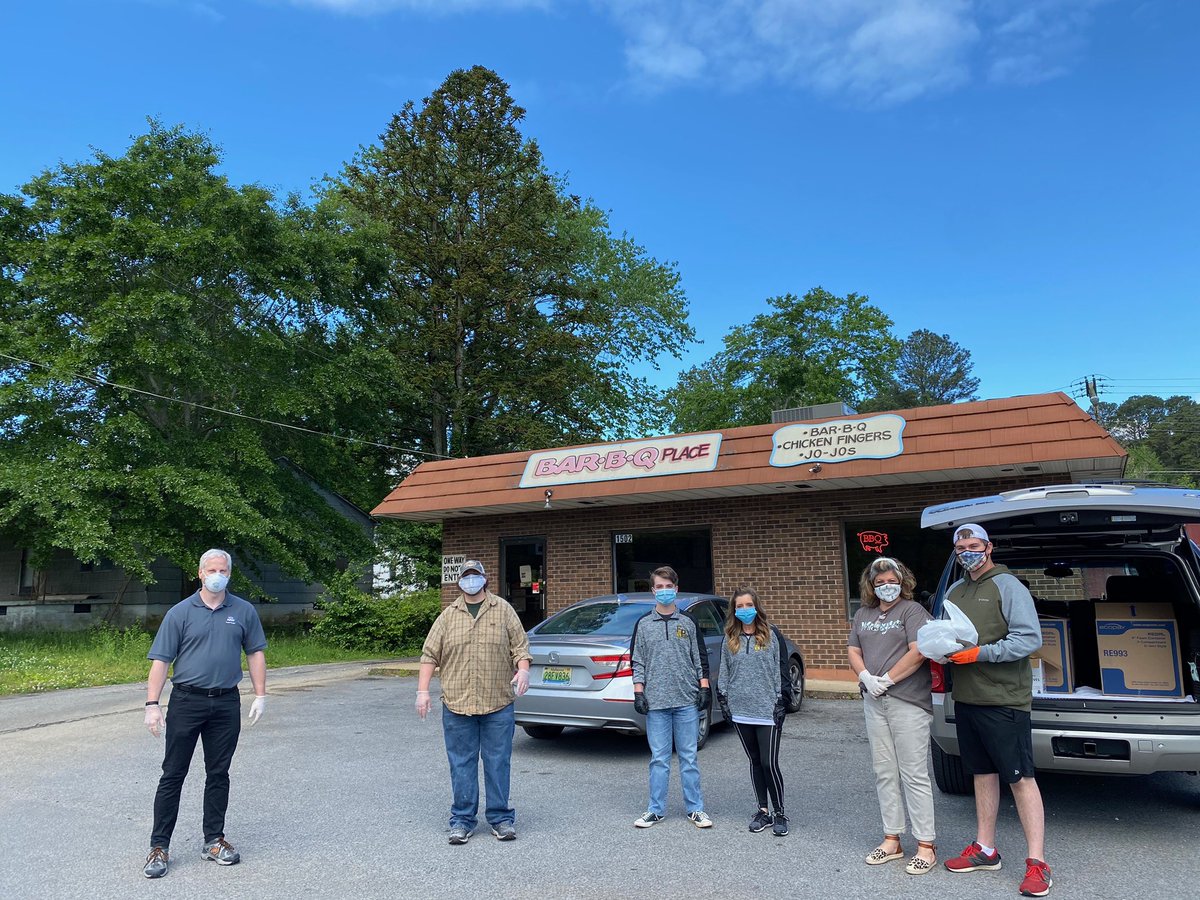 Next up- the Gigawatts are connecting our Foodland Grocery heroes with a local favorite- The Spot! 
We have enough donations to feed the first shift of workers, but we need YOUR HELP to feed the second! Feed our frontlines! Donate! Link in the bio! 
#firstFFC