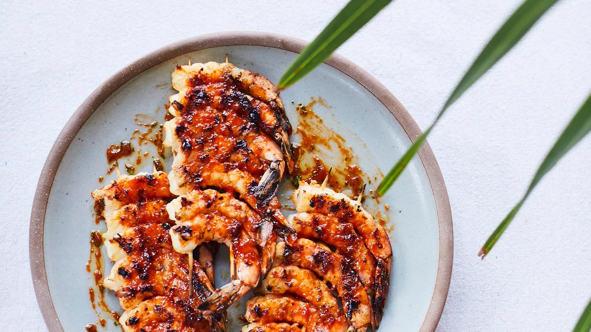 To enter the drawing, click the link below and head to Instagram to follow the simple directions. The winner will be contacted via direct message on Monday, May 4.

🌱 bit.ly/2Snk5Co | 📷: <a href="/EmilyDorio/">Emily Dorio</a> | <a href="/WhitneyOtawka/">Whitney M. Otawka</a>