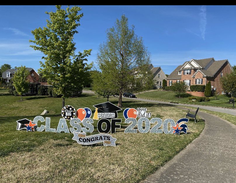 wcsSHS's tweet image. Senior celebration has moved to Benevento for a few days! @SummitSquad @SummitPTSO 💙🧡