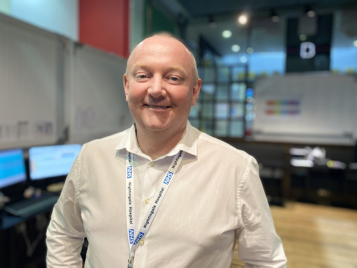 This is Martin, he is an Ops Manager ⁦@NightingaleLDN⁩ - responsible 24/7 for everything from patient flow, communications, urgent supplies & security... Martins superpower is that he trained as a Renal Nurse, so he gets how to support complex healthcare 💙👍🏻👏🏻