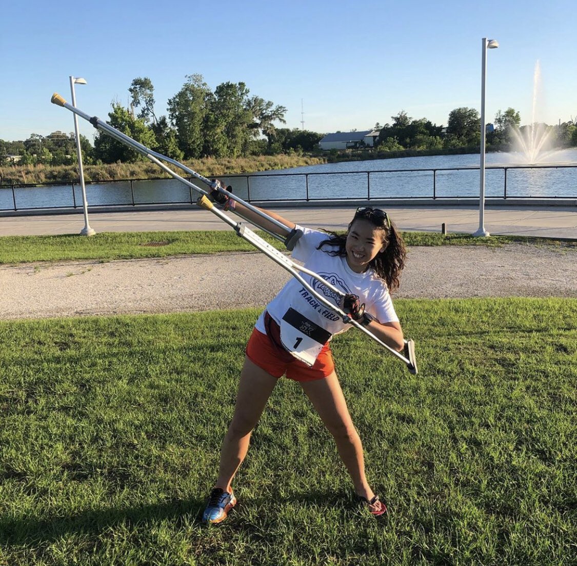 UFRecSports's tweet photo. Running a 5K: Impressive. Running a 5k on crutches: WOW! #UFVFR Way to go Xinyi! @UF Check out our Instagram do all the details. https://t.co/u38Kdy4IQm