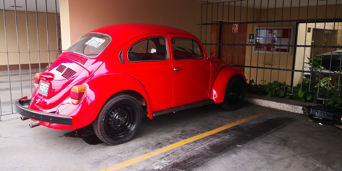 cooper_kerry's tweet photo. #virtualPeru day 20 & 21, two days together as city days don't really count? Another full day in Cusco, then a morning flight to Lima, actually a pretty cool place for a day or two and the surf was great. Also a lot of really cool cars... https://t.co/IVptGvfMRe
