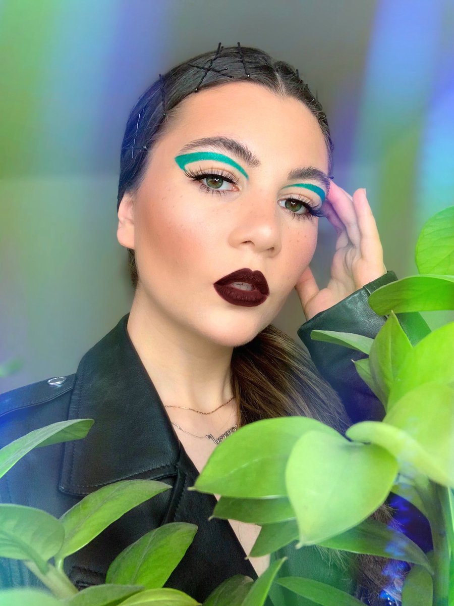 exetess's tweet photo. @kyliecosmetics
Kybrow pomade-Ebony
@limecrime 
Sunkissed palette
Plushies lipstick-Cola
@ABHcosmetics 
Norvina Pro palette Vol.2
Luminous Foundation-220N
@morphebrushes #morphebabe 
8W Warm blush palette
@ColourPopCo 
No filter concealer-light 16
@HudaBeautyshop lash-Noelle 14 https://t.co/9KHZvzILaa