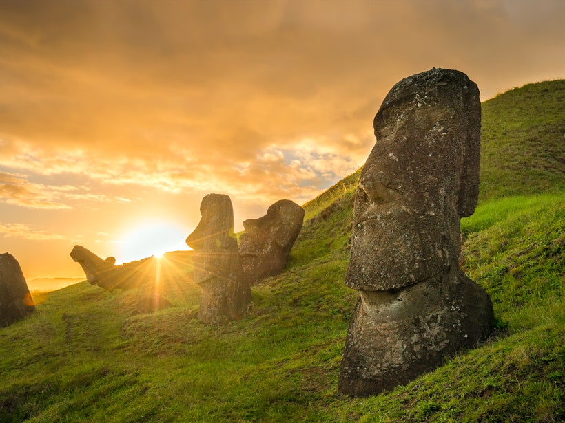 CNTraveler's tweet image. From massive glaciers to turquoise waters, here are 15 of the most beautiful places in Chile: cntrvlr.co/7taKkxV