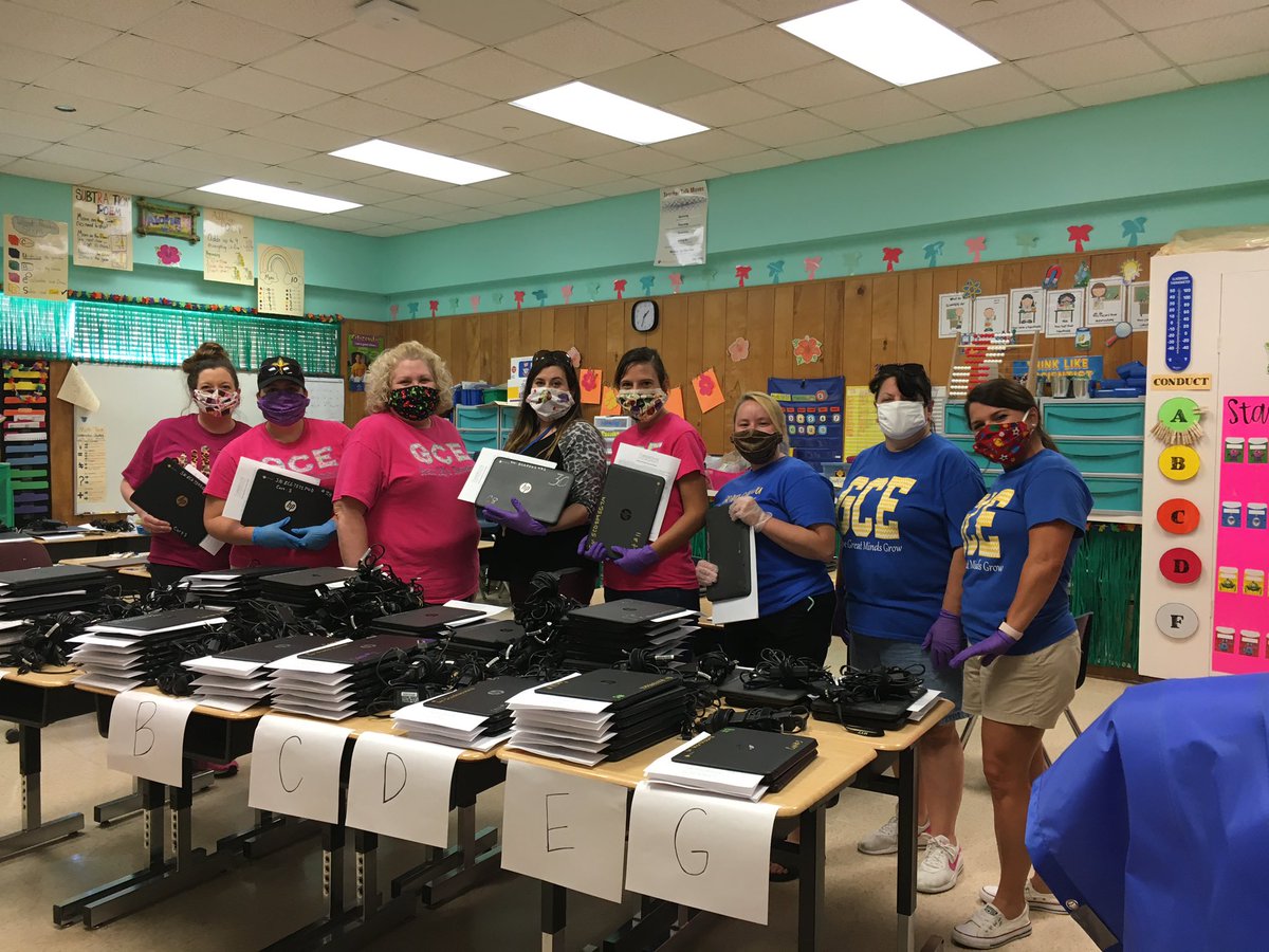 amandaann438's tweet photo. GCE handed out 120 Chromebooks to our community today! Excited to see more kids participating virtually!! https://t.co/fIPZwKfBEX