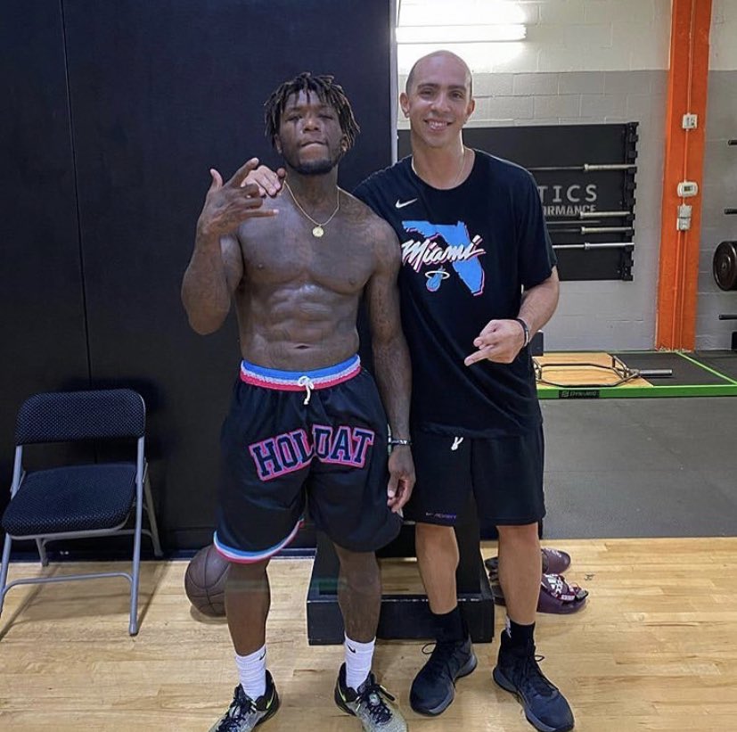 Este cabron de bob marley esta bien fuerte