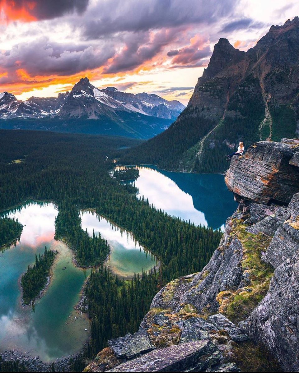 Yoho National Park

(via Instagram/alberthbyang)