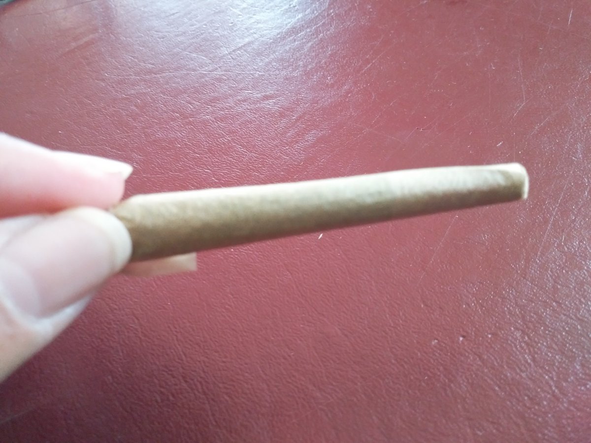 Rollin a blunt, but not to tight. #SmokeItIfYouGotIt