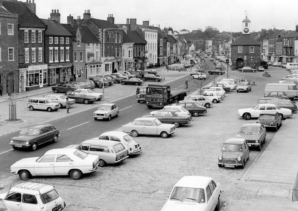 #Yarm 1975 imagine this parking lay out now!! Who can remember it like this?