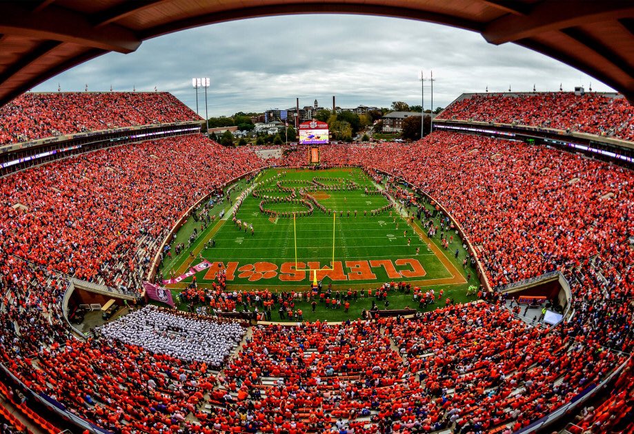 JrHardman's tweet photo. BLESSED TO ANNOUNCE my 6th Power 5 offer from Clemson University! @247Willis @RoadDogs_ @Turd_Scott @ClemsonFB @HardBarnSports @jjbates99 @notthefakeGMF https://t.co/F7w7KQppC7