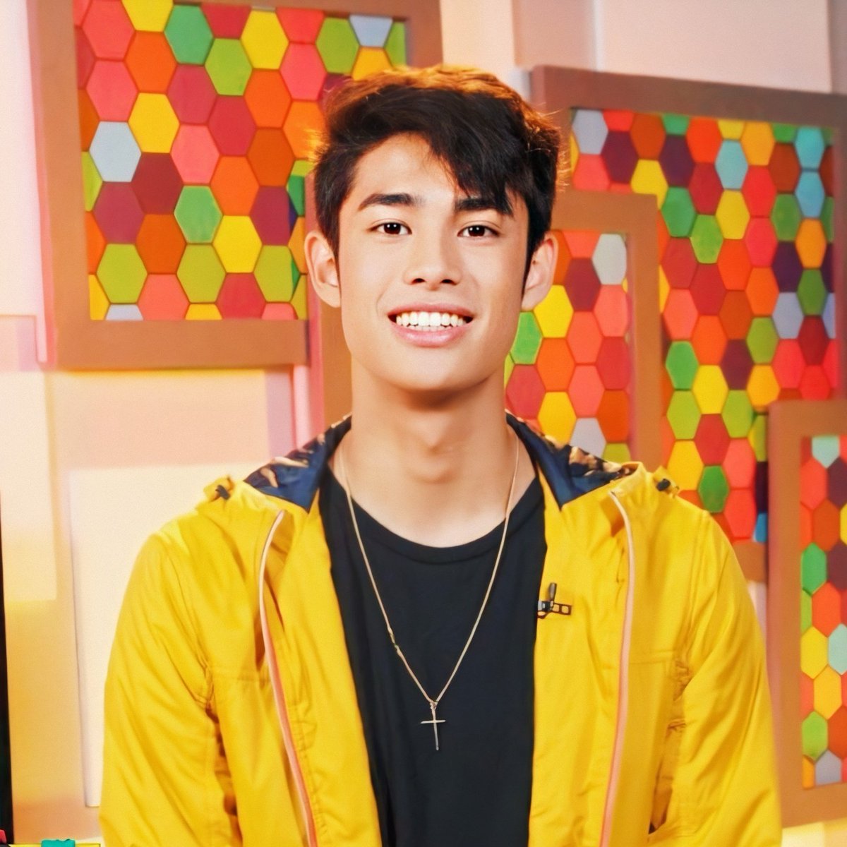 Donnys_Army's tweet photo. You look so perfect standing there 😌💖 https://t.co/o0BVu4VFBk