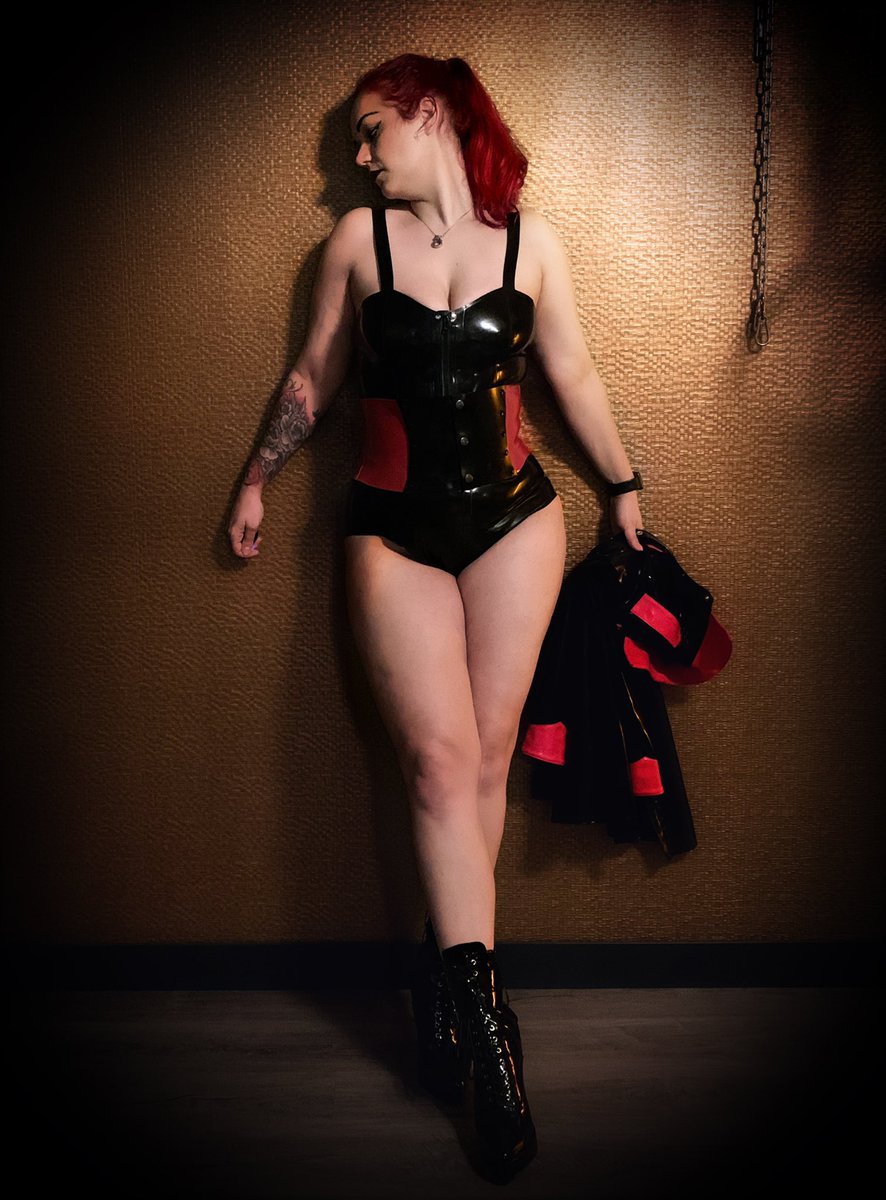 @avnstarspromo <a href="/DomPrincessNina/">Dominant Princess Nina 👑 San Diego Dominatrix</a> Time for worshipping me. 
Show me your devotion!

Stars.AVN.com/Mistress-Victo…