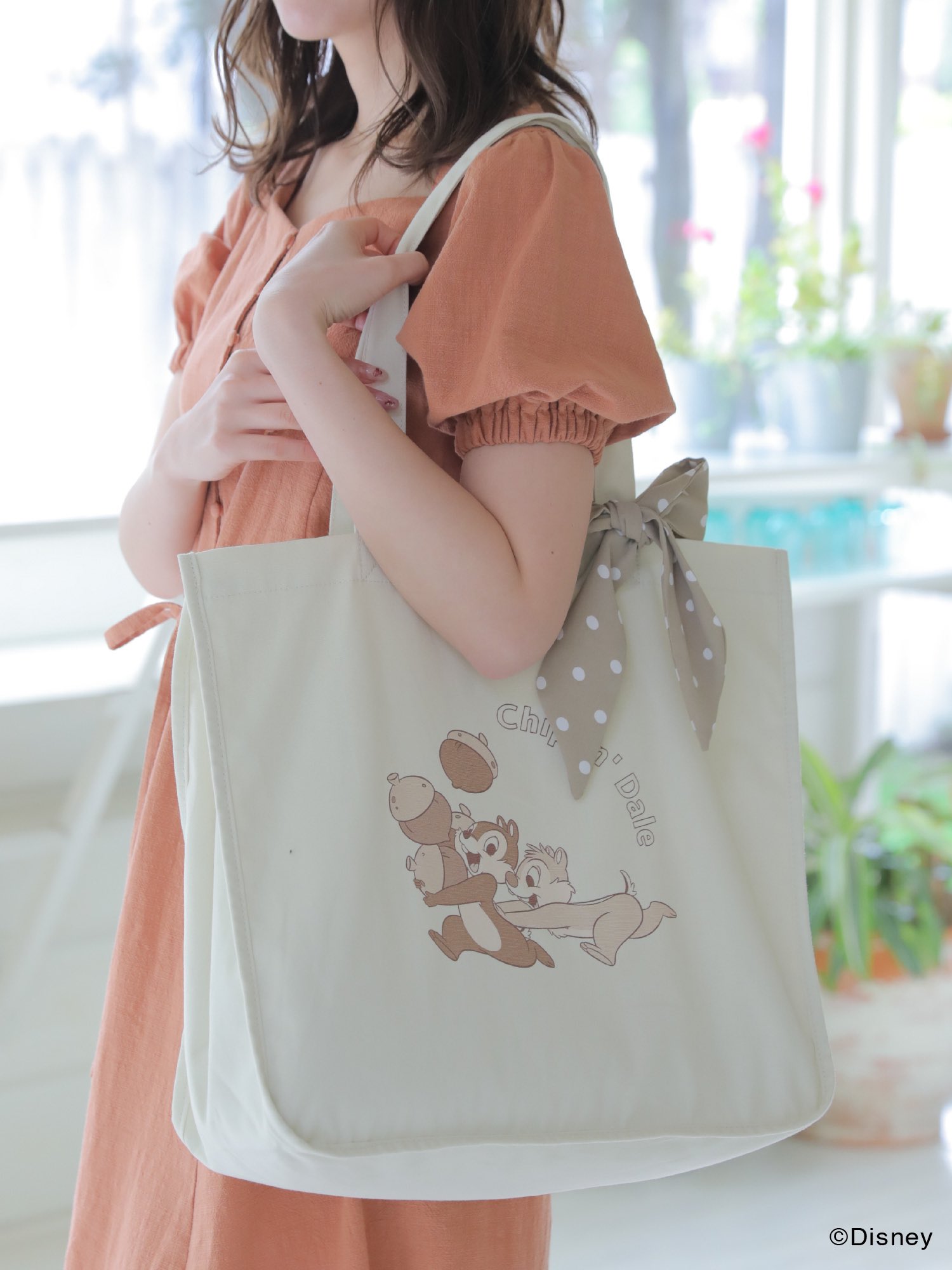 Areeam アリーム 大人気のディズニーコレクションの新作トートバッグが本日 12時から販売開始 種類は画像にある全4種類 Areeamらしい柔らかな色合いとドットのスカーフ付きで普段から使いやすいお洒落なトートバッグになっています 是非チェックして