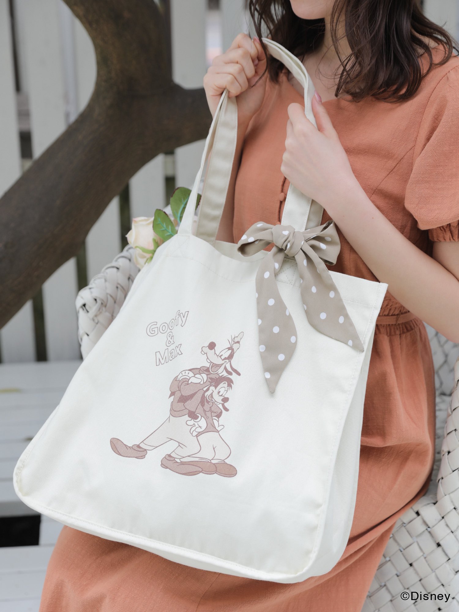 Areeam アリーム 大人気のディズニーコレクションの新作トートバッグが本日 12時から販売開始 種類は画像にある全4種類 Areeamらしい柔らかな色合いとドットのスカーフ付きで普段から使いやすいお洒落なトートバッグになっています 是非チェックして Areeam アリーム 大人気のディズニーコレクションの新作トートバッグが本日 12時から販売開始 種類は画像にある全4種類 Areeamらしい柔らかな色合いとドットのスカーフ付きで普段から使いやすいお洒落なトートバッグになっています 是非チェックして