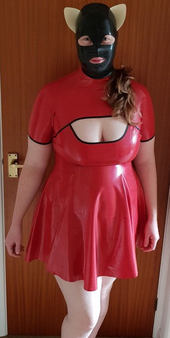 Well that&rsquo;s my first day on Twitter. Quite enjoyed doing some tweets.  Hope you liked my photos xx  #latexaddict<a href="/tag/latexaddict"class="tags"><span>#latexaddict</span></a>