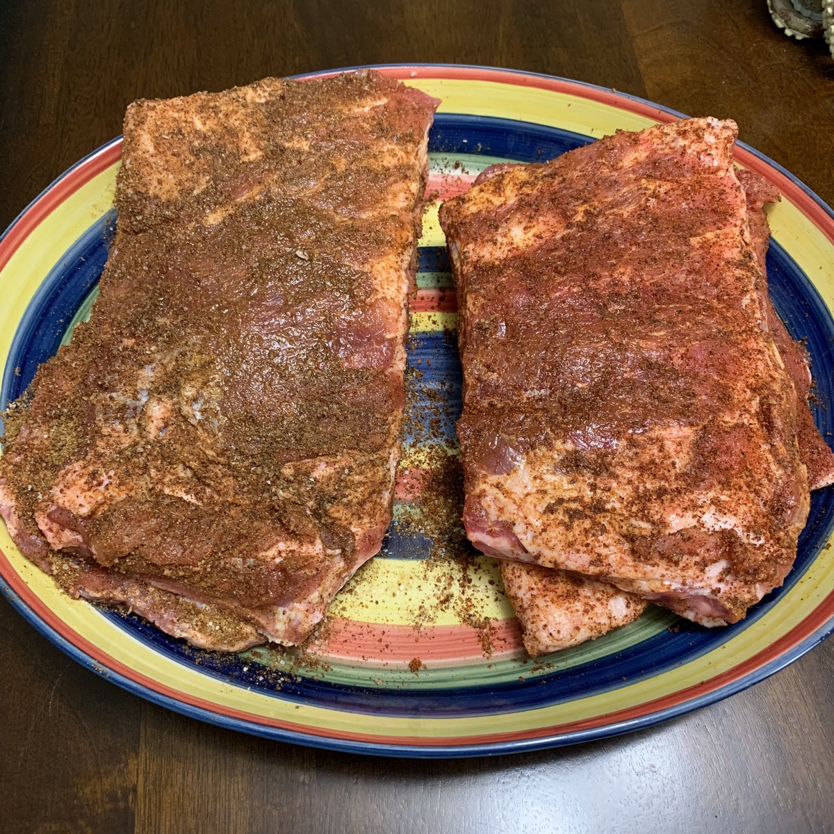 luvdogzz's tweet photo. Homemade rub vs. Texas Beer Salt rub. Who...will...win..? Rib smokin’ contest with myself - Stay tuned tomorrow for the results. #meatfordays https://t.co/9WEH6R7EwS