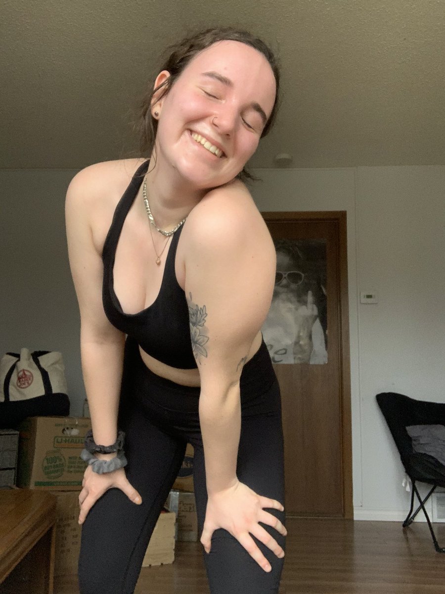 day 9!! it was technically a rest day but i decided to do some abs and do a cardio workout and it felt GOOD to get my body moving and sweating