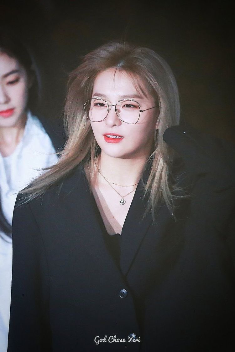 picsofkseulgi's tweet photo. https://t.co/ttfFsOzjik