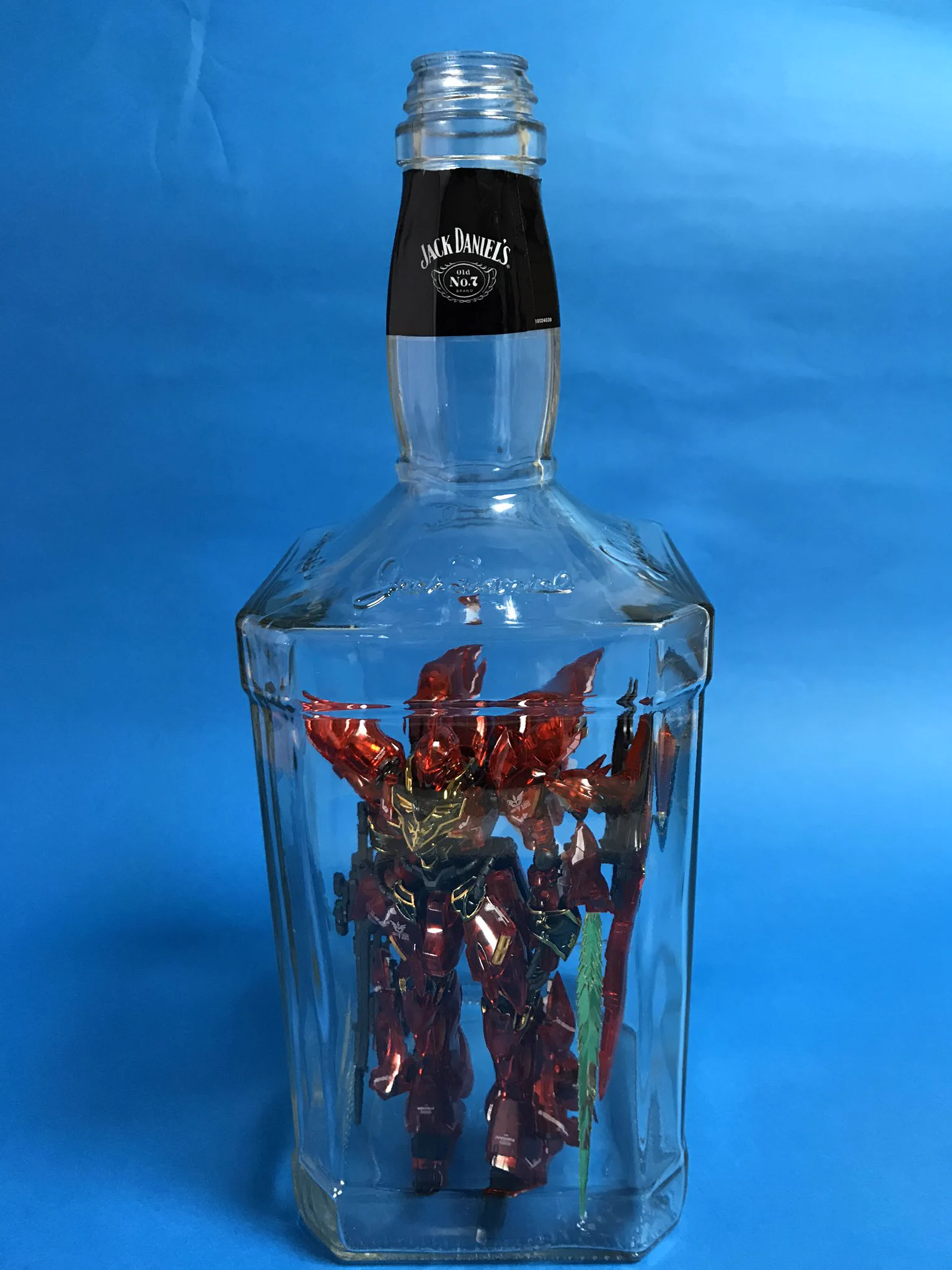 バンダイのガンプラRGをボトルの中で作ってみた！ボトルシップならぬボトルガンダム！