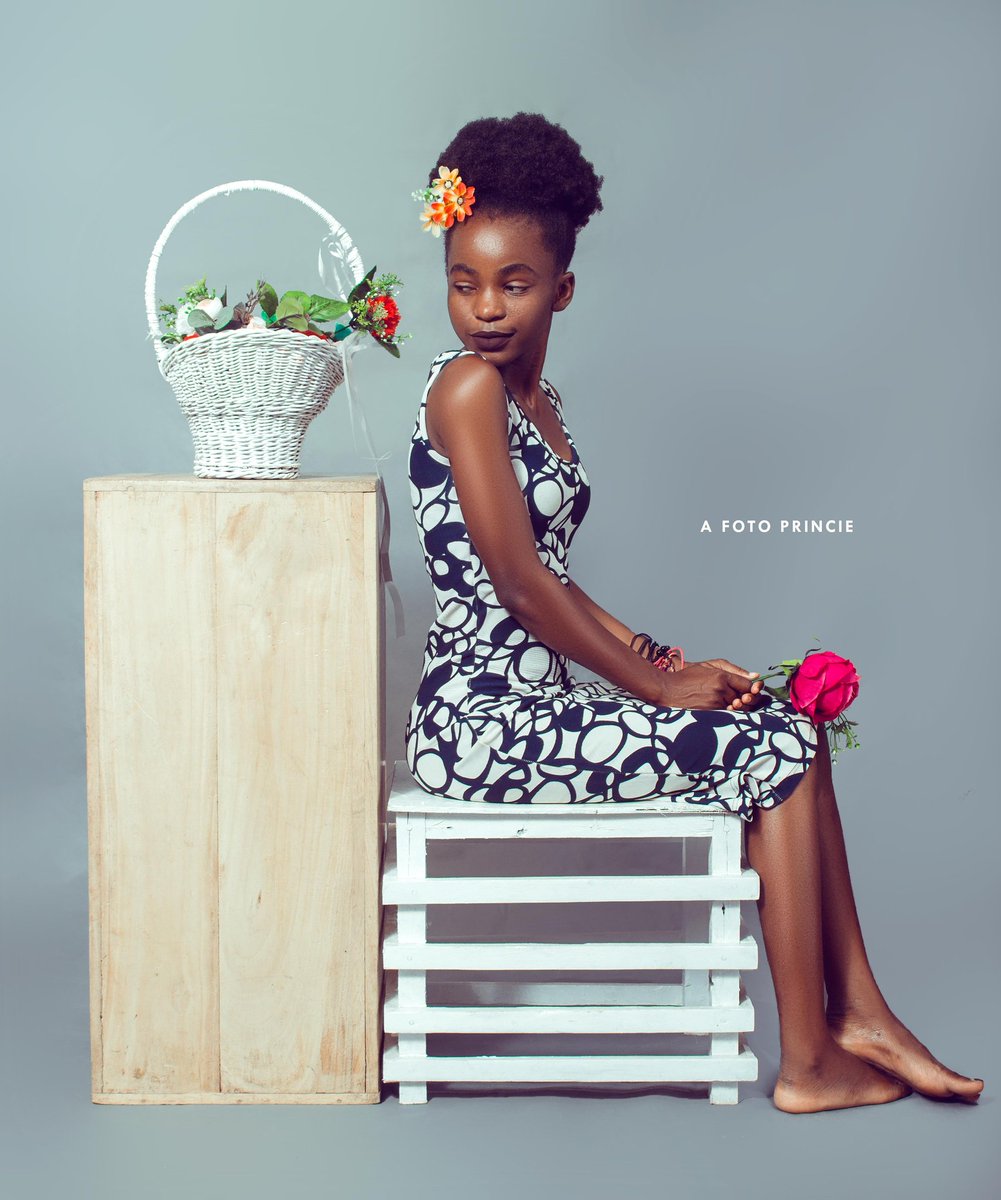 Larah_Mikayla's tweet photo. #MsMelanin
#perfectHair
#perfectPictures
Pc: @A_Foto_Princie https://t.co/YaVKHDjha6
