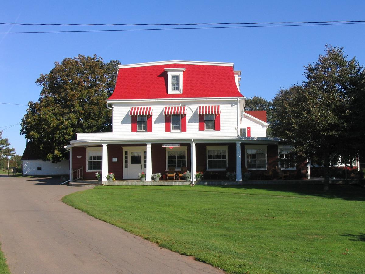 sddowling's tweet photo. Yesterday, I called an old friend and former employer - Robbie Shaw.  Tomorrow, I'm buying a gift certificate to stay at Shaw's Hotel (160 yrs - oldest Inn in Canada) and donating it . . . An important new trend? - Buy and Donate Local to Save PEI Tourism. https://t.co/GqZRzKHPF6 https://t.co/FcPPUHTpeH