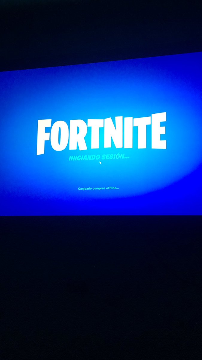 manumalempre's tweet photo. @Fortnite_ES no inicia el juego, se queda así por horas o me sale que hubo un error. Va una semana de esto. Ayuda por favor. https://t.co/PXL3Zgf1t3
