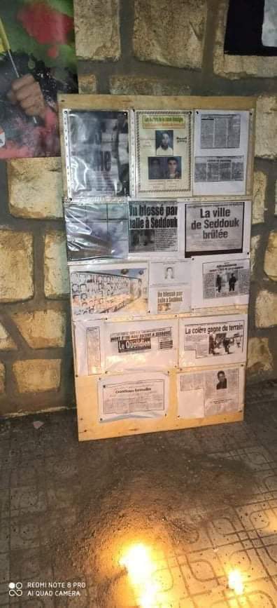nabyl_yahiaoui's tweet photo. #Seddouk - #Anniversaire: Des bougies allumées en hommage des victimes du 20 Avril 1980 et 2001.
En cette période de confinement, des bougies sont allumées dans des balcons et de rues à travers  plusieurs quartiers et villages de Bejaia, en hommage aux victimes de ces événements. https://t.co/HI7ONcQ8pd