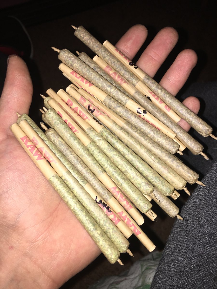 kylekeyzmusic's tweet photo. Who’s ready for tomorrow??
#nuggoftheweek #smokesomething #keeponerolled #cannabis #marijuana #smokeweedeveryday #cannabiscommunity #fueledbythc #bud #dank #exotic #thc #hightimes #stoner #instaweed #highlife #legalize #medicated #weedporn #stoner #rawthentic https://t.co/hXzIBpbrTs