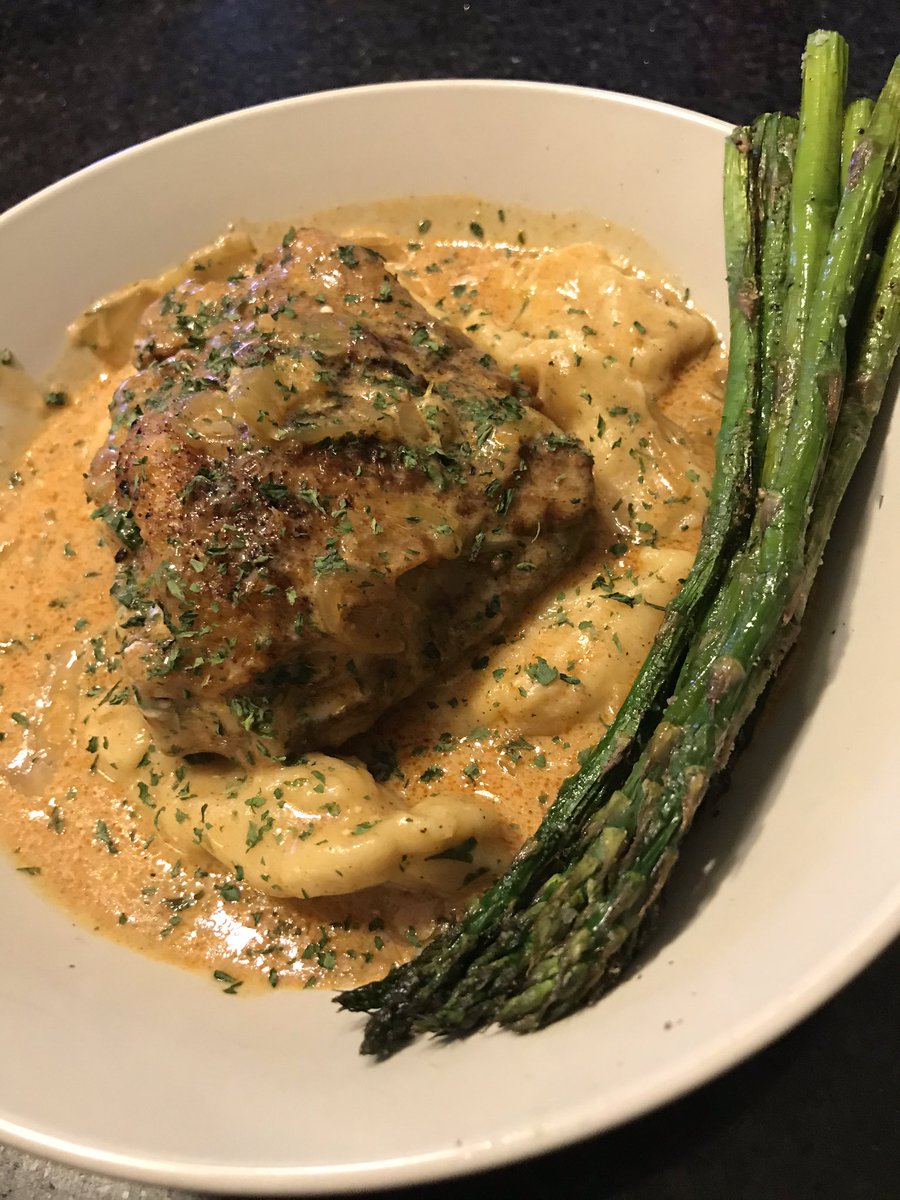 markymark39's tweet image. I’ve been watching @chefsymon #SymonsSuppers on his Facebook page every day and he did Chicken Paprikash with homemade  spaetzle/dumplings on Friday....and I made tonight. Outstanding! Wasn’t sure about the cabbage but it totally works.