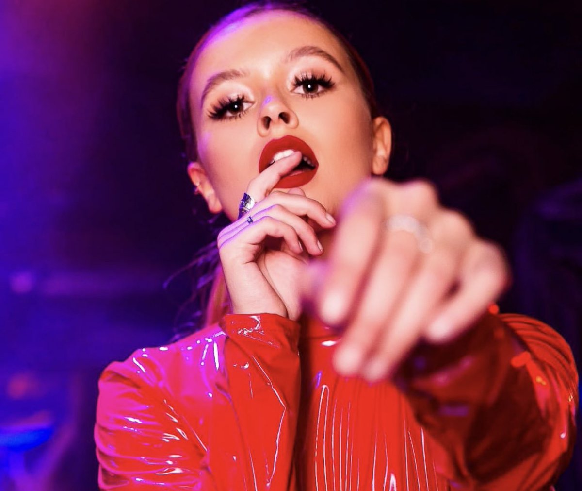 Femme Fatale tweet media