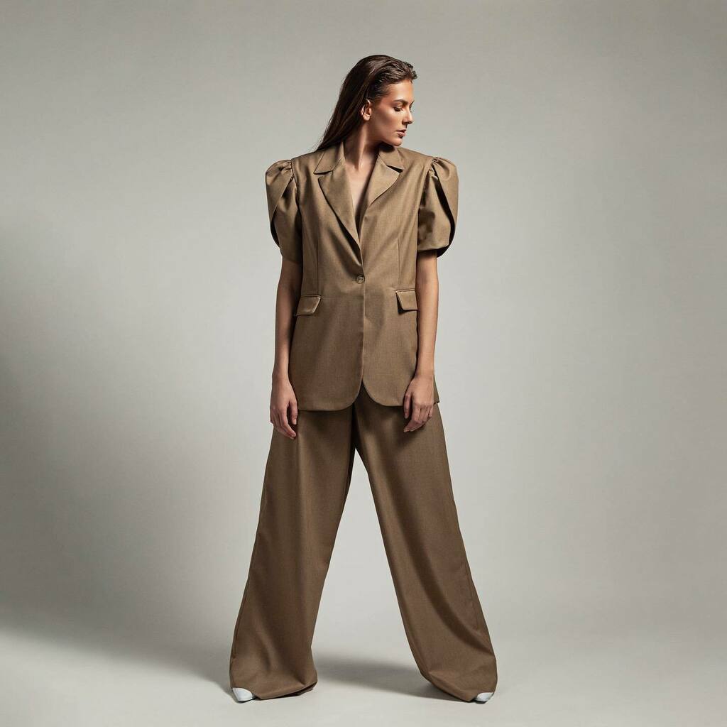 Eduardoguate's tweet photo. Capsule Collection 2020
England wool oversized tulip blazer and palazzo pants
@jpanleu 📸
@sebascatalan H&M
@paoappel Model
@ikittyflo Diagramacion
@roguepeople
@novamodelmanagement •
•
•
#guaterocks #fashionguatemala #amatupais #modaguatemala
#mip… https://t.co/Hl8oeovQMH https://t.co/8BmPpc4g7H