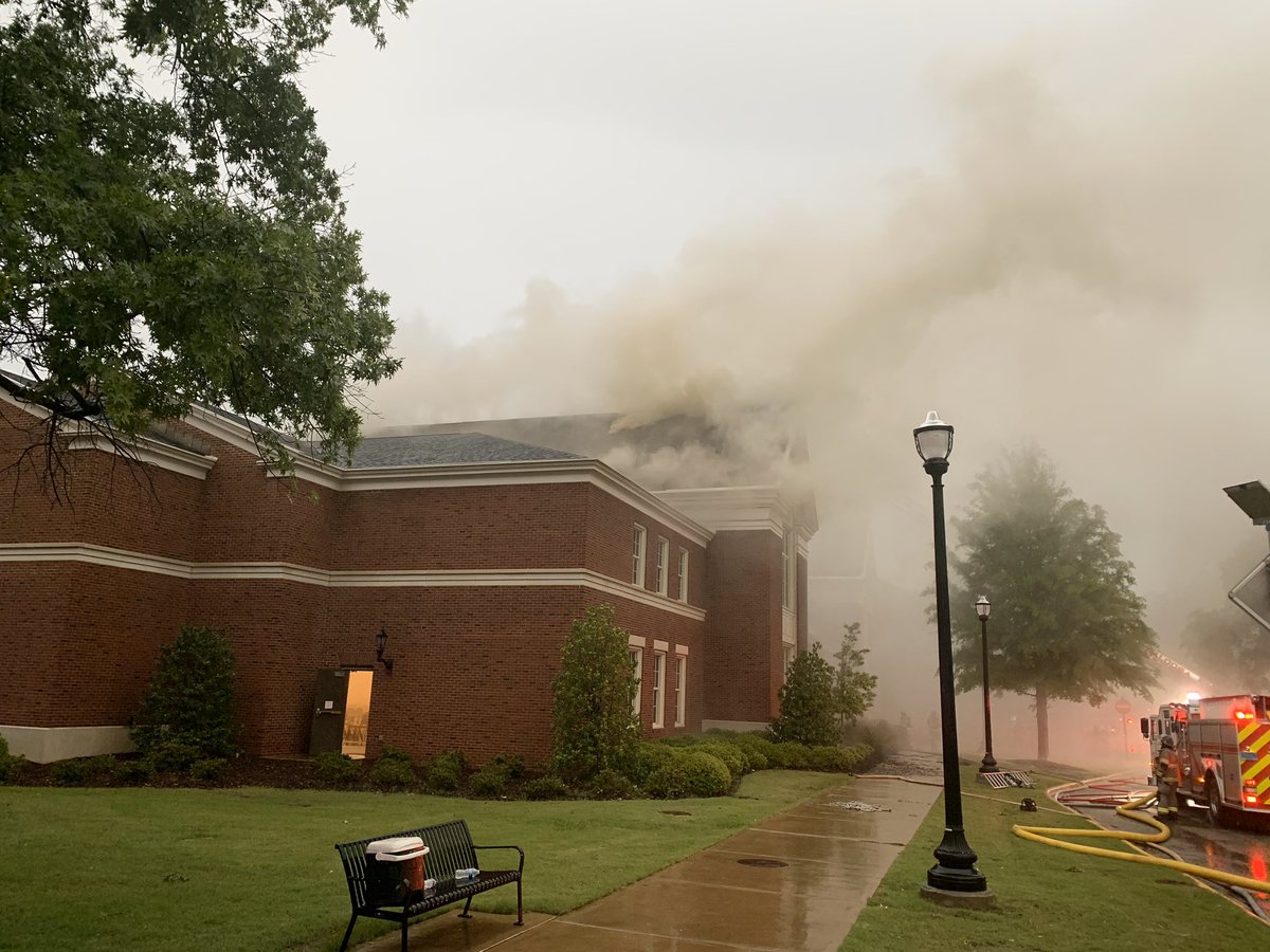 WaltMaddox's tweet photo. @T_Town_Fire continues to battle the blaze at the Moody Music Building on the @UofAlabama. Briefed by command on-site and continue to be updated hourly. Our team is to save as much of the facility &amp; contents as possible and are still fighting the fire externally &amp; internally. https://t.co/bnTUaccKnJ