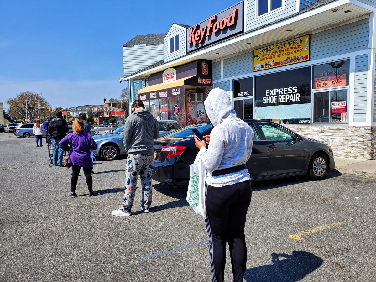 iamwaynegilbert's tweet photo. Thank you @NYGovCuomo... #SocialDistancing #FoodRun #LocalSupermarket #Masks #Gloves #COVID19 #coronavirus #brooklyn #NYC https://t.co/XL2U9XKPPw