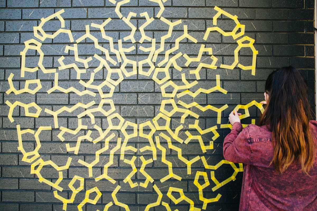 I also did something that grew into a public event I continued for the next few years for  @Aus_ScienceWeek.It's called Co-Lab: Science Meets Street Art. I intro street artists to scientists. The artists make live art based on the sci for the public who can read sci descriptions