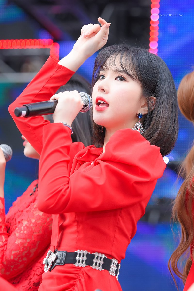 LOOK LOCK tweet media