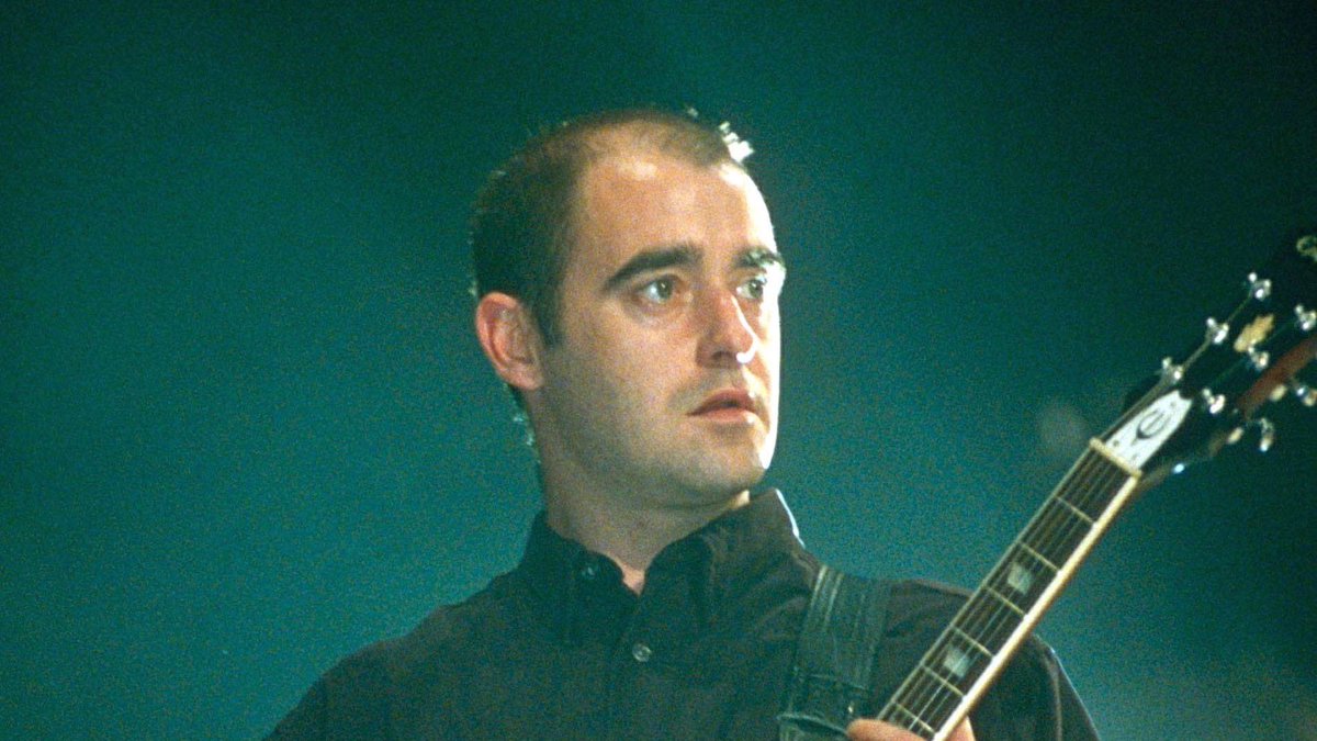 daraclancy01's tweet photo. @BoneheadsPage and Dave Best from The Royle Family are the same person and I won’t hear otherwise https://t.co/h77YRZGukn
