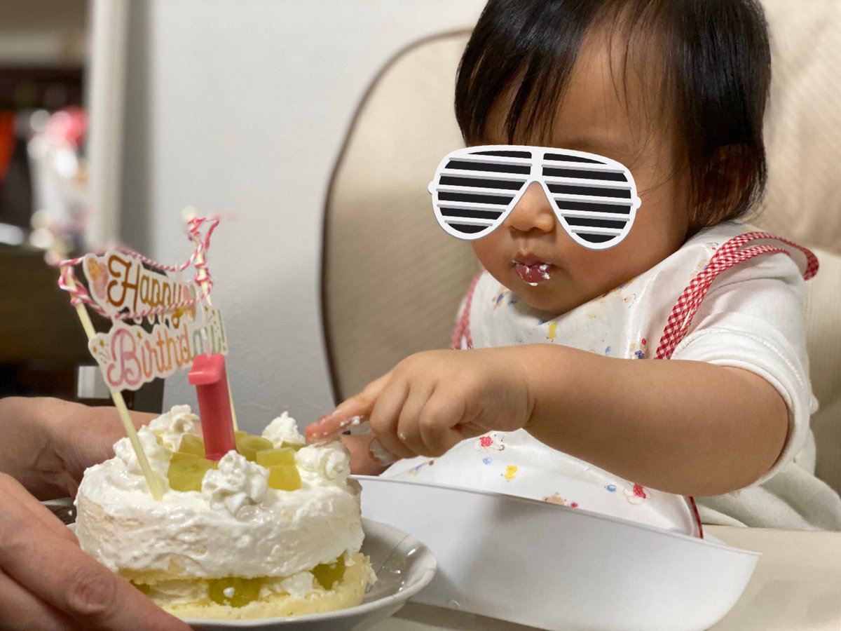 yizhang_'s tweet photo. 週末は息子氏のお誕生日お祝いしたよー！

ギリギリまで検討した結果、やや規模を縮小し車で送迎して貰える祖父母宅にて……
ケーキも簡単なやつになったけど、楽しく食べてくれて何より🥰🥰🥰
体格は大きいのにまだまだ夜泣きと甘えん坊、今後ともよろしくな…😘
#2019apr_baby 
#2019apr_baby_birth https://t.co/2TKefUnTzn