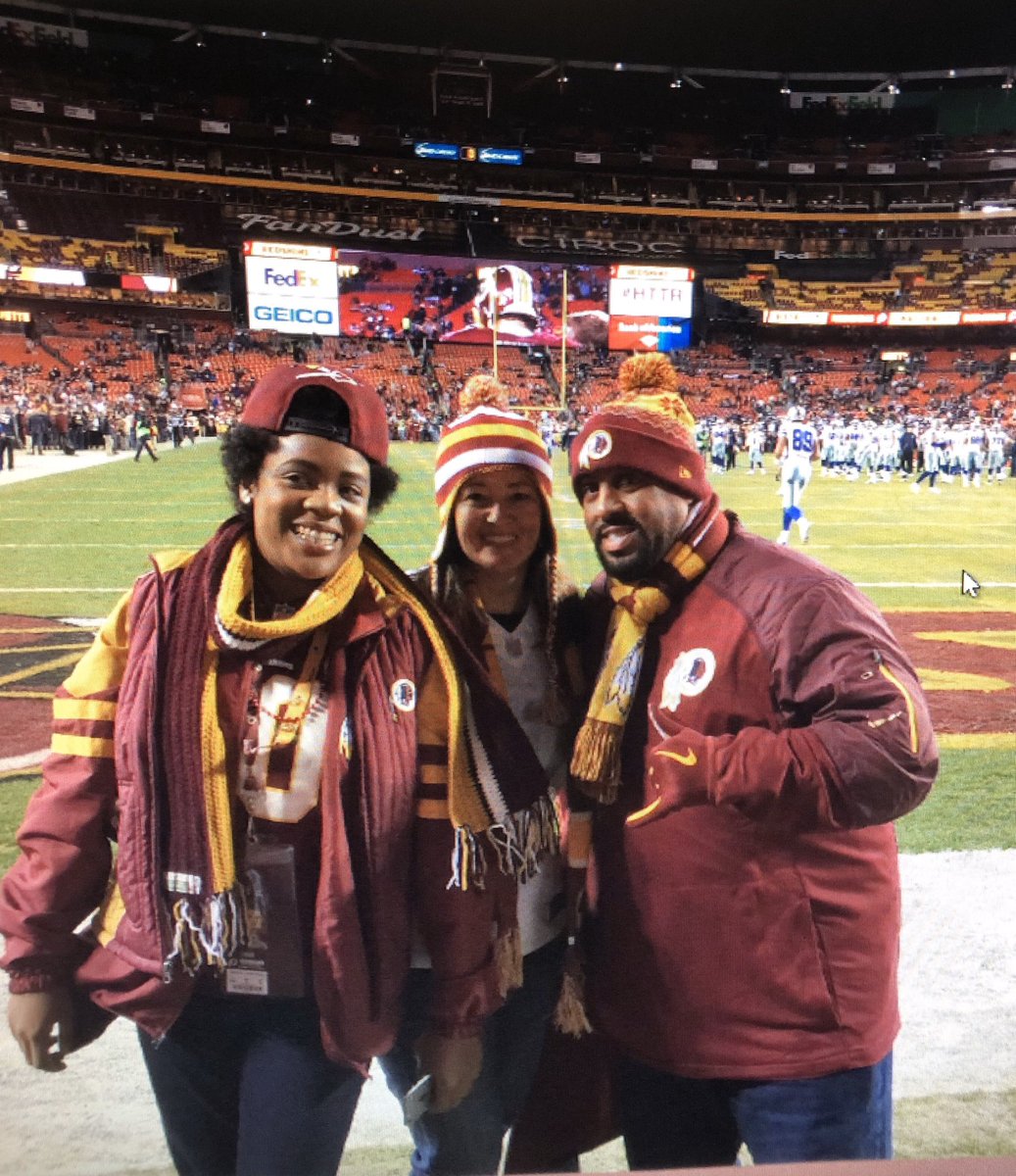 Crystal_Mc_R's tweet photo. #MNFThrowback with @Peachahontas &amp; @HawkDiesel1906 #HTTR #OnTheField #RedskinsTweetTeam https://t.co/QqDbAuUrOl