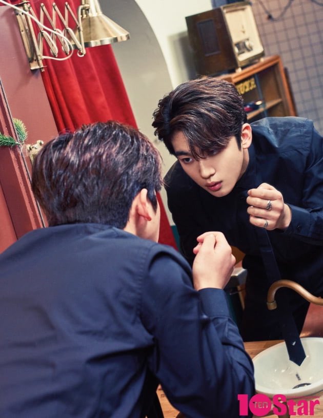 OUI_ent's tweet photo. [#김요한][NEWS] 김요한, 반전 A컷 화보 선공개…친필 사인 폴라로이드도 증정 (출처 : 텐아시아 | 네이버 TV연예)  

https://t.co/RhiXPnrY8Y 

#KIMYOHAN #OUIentertainment https://t.co/hluq7knCld