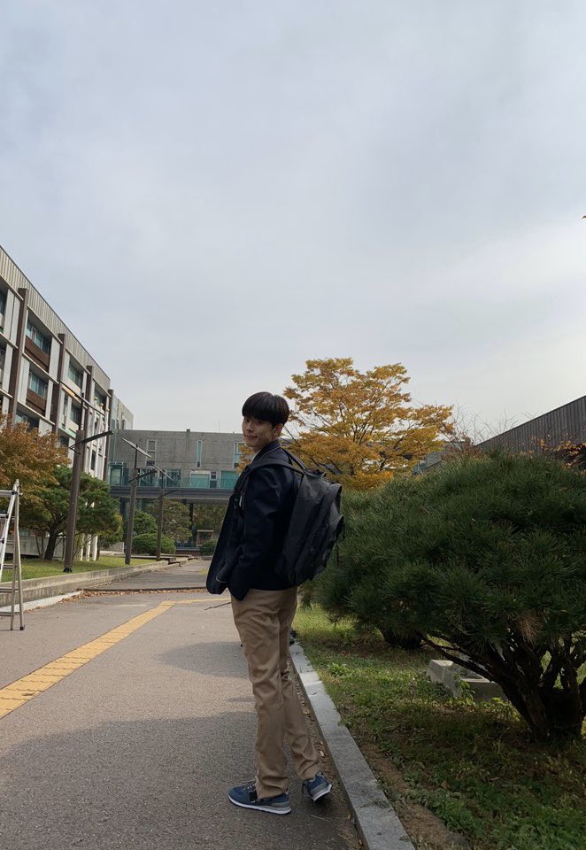 [📢] KBS1 장애인의 날 특집 드라마 '#거북이채널' 방송 안내

오늘 낮 1시, 선호가 출연하는 장애인의 날 특집 드라마 <거북이 채널>이 KBS1 TV를 통해 방송됩니다.
팬 여러분의 많은 시청 바랍니다💛

#유선호 #YOO_SEONHO