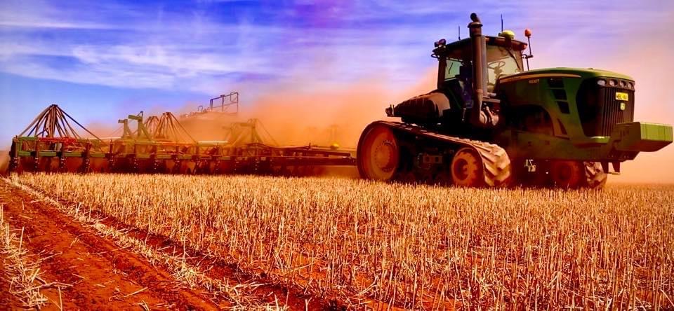 Stunning image of #seeding well underway in Western Australia, snapped by a grower in Bonnie Rock. 
We're excited for what the winter crop brings this year. Fingers crossed for a bit more rain and we'll be well underway. 🤞